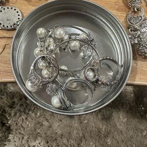 Elegant Silver and Pearl Jewelry Set